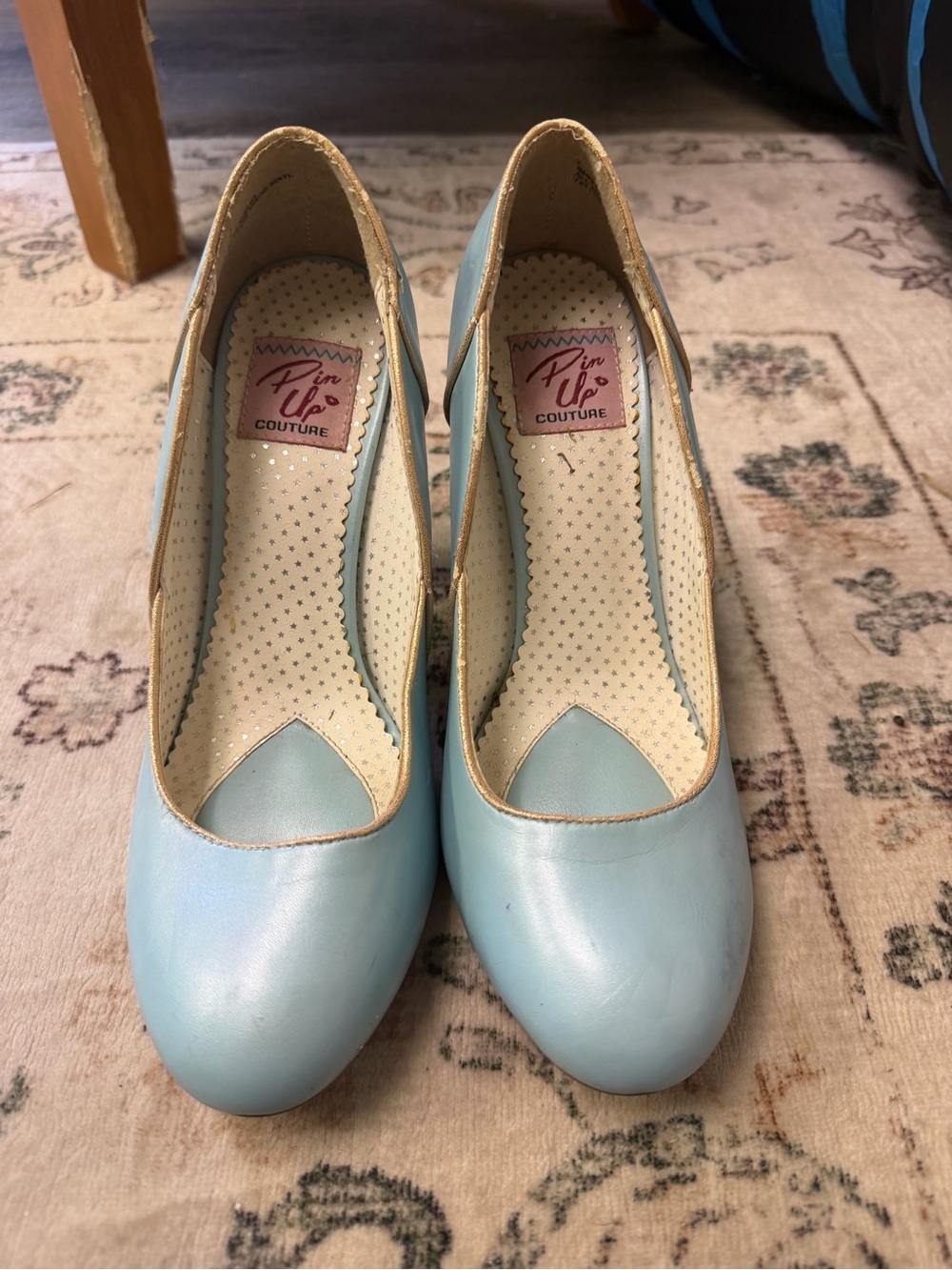 Pinup Couture Powder Blue Vintage-Inspired Pumps